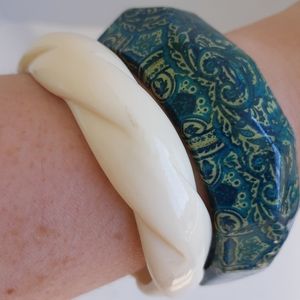 2 Vintage Bracelets Plastic